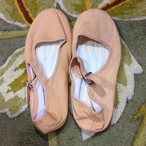 Nude coolie shoes